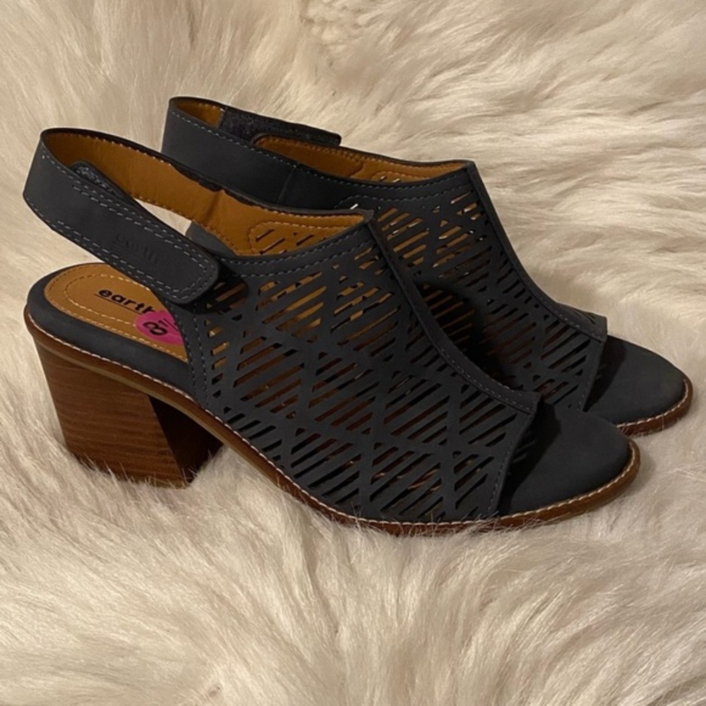 Earth Shoes Women’s Size 8.5 Blue Stacked Blocked‎  Cushion Insoles Heel Sandals
